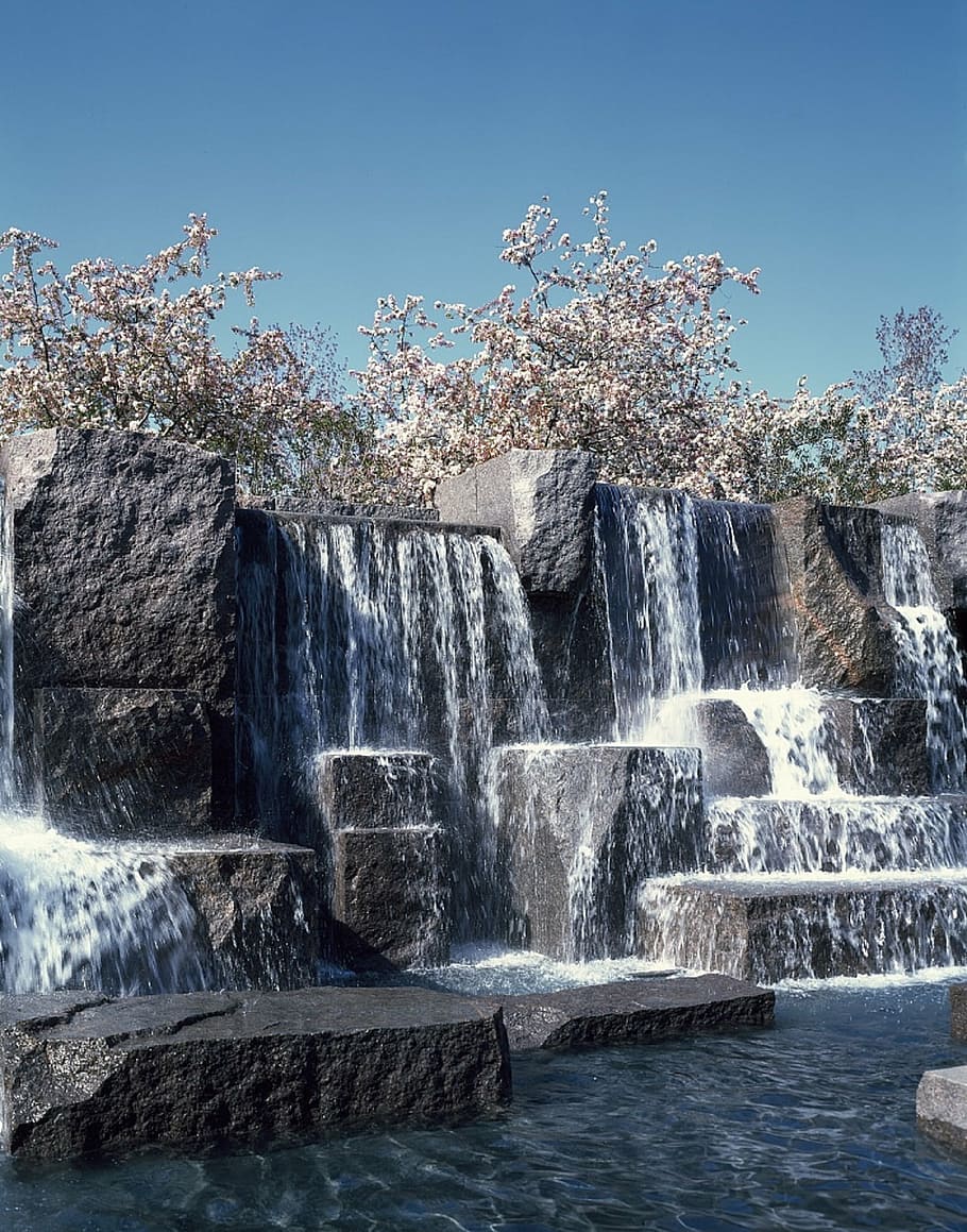 cascada, memorial, arbres, cirera, rock, escènic, aigua, Washington, dc, fdr, president, Franklin Roosevelt, EUA, monument, naturalesa, riu, a l'aire lliure, moviment, aigua que flueix, blau, bellesa a la natura, dia, cel, escenics - natura, cel clar, davant del mar, cap gent, exposició llarga, mar, moviment borrós, rock - object, que flueix, caient aigua, 1080P