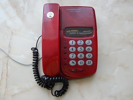 teléfono, comunicación, conversacion, tecnología, rojo, número, conexión, de cerca, receptor de teléfono, nadie, teléfono fijo, antiguo, teléfono público, estilo retro, cabina de teléfono, equipo de telecomunicaciones, adentro, nostalgia, cable, solo objeto, presionar el botón, cable de teléfono, comunicaciones globales, equipo eléctrico, teclado, 4K, CC0, dominio público, libre de derechos
