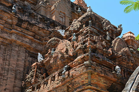 cham, po nagar, temple, antic, vietnam, torre, religió, referència, asia, història, indoxina, arquitectura, viatjar, nha trang, vista d’angle baix, estructura construïda, exterior de l'edifici, el passat, cap gent, dia, edifici, cel, destinacions de viatge, naturalesa, creença, a l'aire lliure, vell, espiritualitat, paret, civilització antiga, arruïnat, 5K, CC0, domini públic, lliure de regalies