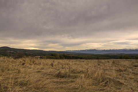 peisaj, panoramic, cer, apus de soare, natură, plan orizontal, călătorie, mediu inconjurator, nor - cer, plantă, teren, scenice - natura, frumusețe în natură, iarbă, liniște, camp, o scenă liniștită, rural, nici o persoana, agricultură, scenă non-urbană, Munte, planta de cereale, în aer liber, 5K, CC0, domeniu public, fără drepturi de autor
