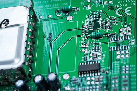 computer, edp, processore, elettronica, scheda audio, scheda di circuito, chip del computer, industria elettronica, tecnologia, industria, colore verde, complessità, scheda madre, connessione, attrezzatura informatica, nessuno, avvicinamento, componente elettrico, innovazione, parte del computer, messa a fuoco selettiva, attrezzatura, astratto, Alimentazione elettrica, materiale elettrico, 2K, CC0, dominio pubblico, privo di copyright