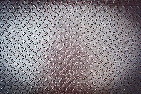 pis, metall, full, fons, patró, marc complet, textura, cap gent, xapa de metall, primer pla, acer, a l'interior, resum, vista d’angle alt, aliatge, disseny, color plata, efecte texturat, ferro - metall, repetició, forma de diamant, metall raspallat, Criss cross, 5K, CC0, domini públic, lliure de regalies