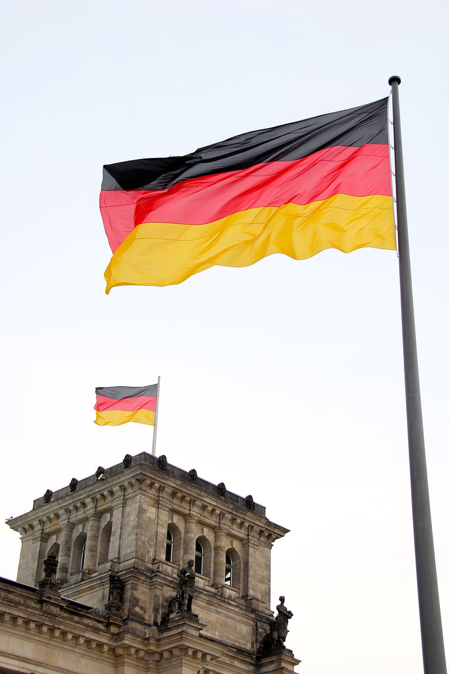 groc, vermell, negre, bandera, Berlín, Alemanya, aleteig, reichstag, capital, edifici, bundestag, arquitectura, bandera alemanya, govern, llocs d'interès, districte governamental, or negre vermell, història, referència, alemany, edifici reichstag, el patriotisme, cel, exterior de l'edifici, vista d’angle baix, vent, estructura construïda, naturalesa, cap gent, cel clar, dia, medi ambient, ratlles, orgull, ciutat, a l'aire lliure, 5K