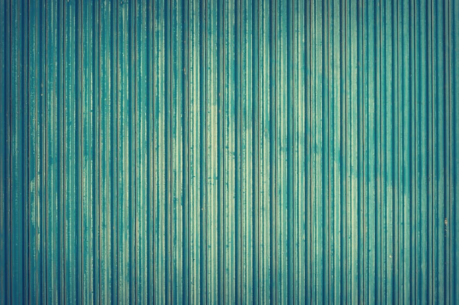 foto, verd, corrugat, paret, fons, en blanc, blau, color, geomètric, industrial, ferro, línia, material, metall, metàl·lic, patró, full, acer, banda, textura, marc complet, primer pla, cap gent, ratlles, resum, indústria, tèxtil, color verd, a l'interior, arquitectura, repetició, estructura construïda, gran grup d'objectes, en fila, naturalesa, efecte texturat, 4K
