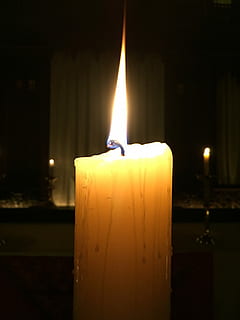 lumanarea pascala, Easter candle, lumânare, foc, Înviere, viaţă, ușoară, biserică, creştinism, flacără, temperatura - temperatură, ardere, iluminat, în interior, foc - fenomen natural, să se concentreze asupra primelor elemente, a închide, luminos, nici o persoana, întuneric, natură, camera de zi, ceară, noapte, mediu inconjurator, lumină - fenomen natural, topire, luminozitate, 2K, CC0, domeniu public, fără drepturi de autor