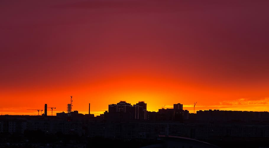 západ slunce, svítání, nikdo, soumrak, nebe, panoramatický, objevit se, večer, slunce, horizont, megalopolis, tma, krajina, architektura, exteriér budovy, stavba, město, silueta, budova, oranžová barva, panoráma města, Příroda, mrak - nebe, kopie prostor, městské panorama, dramatická obloha, městský život, průmysl, venku, mrakodrap, romantické nebe, 5K