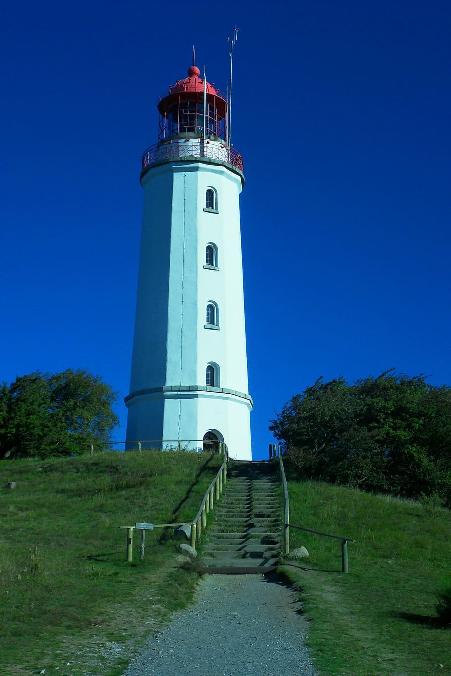 far, hiddensee, Mar Bàltic, direcció, orientació, torre, cel, seguretat, arquitectura, protecció, estructura construïda, naturalesa, exterior de l'edifici, blau, herba, planta, cel clar, el camí a seguir, dia, terra, edifici, cap gent, a l'aire lliure, 2K