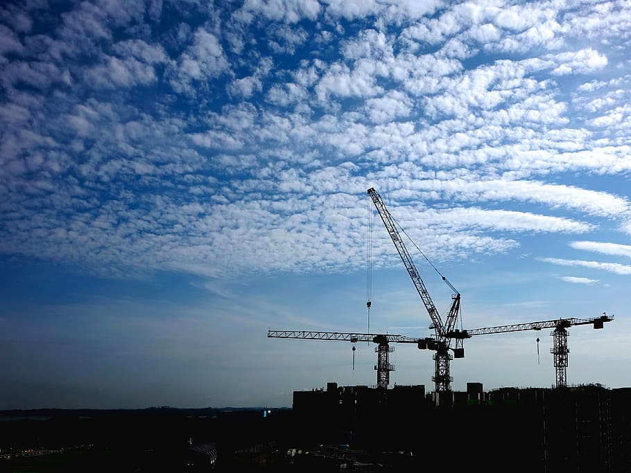 grau, Metallstruktur, Weiß, Blau, wolkig, Himmel, tagsüber, Konstruktion, Kran, Hochbau, die Architektur, Gebäude, schwere Ausrüstung, Metall, blauer Himmel, Baustelle, Gehäuse, Singapur, Männer bei der Arbeit, im Bau, Baugewerbe, Kran - Baumaschinen, Bautätigkeit, gebaute Struktur, städtische Szene, Entwicklung, Ausrüstung, Geschäft, Wolkenkratzer, wolke - himmel, Maschinen, Industrie, Natur, Flachwinkelansicht, keine Leute, Gebäudehülle, Baumaschinen, draußen, Baumaschine, Silhouette, Verbindung, 4K
