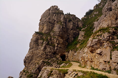 entrada, galeria, ruta, excursió, pasubio, carretera, 52, Itàlia, muntanya, l'entrada, rock, rock - object, formació de roca, sòlid, naturalesa, cel, activitat d'oci, terra, bellesa a la natura, penya-segat, dia, vista d’angle baix, a l'aire lliure, formació, estils de vida, geografia física, gent, escena no urbana, Muntanyes rocoses, 5K, CC0, domini públic, lliure de regalies