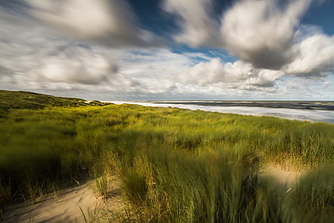 Rasenplatz, Karosserie, Wasser, Düne, Meer, Wolken, Wind, Nordsee, Strand, Sommer-, Dünengras, Langzeitbelichtung, Dünen, schnell, Wintersturm, Himmel, wolke - himmel, Szenen - Natur, Umgebung, Land, Schönheit in der Natur, Landschaft, Gras, Pflanze, Natur, Ruhe, ruhige Szene, keine Leute, Dramatischer Himmel, grüne Farbe, draußen, dramatische Landschaft, Marram Gras, 1080P, CC0, gemeinfrei, lizenzfrei