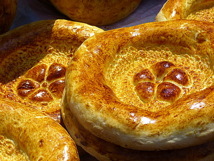 pane integrale, pane, pane piatto, cibo, timbro del pane, Uzbekistan, mangiare, infornare, al forno, forno di argilla, delizioso, forno, freschezza, prima colazione, buongustaio, fatti in casa, cibo e bevande, avvicinamento, natura morta, pronto a mangiare, nessuno, in casa, indulgenza, vista dall'alto, cibo dolce, mangiare sano, benessere, dolce, Marrone, tentazione, spuntino, 4K, CC0, dominio pubblico, privo di copyright