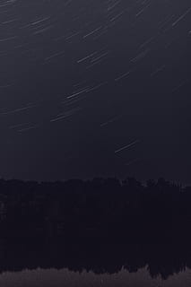 časosběrné fotografování, hvězd, v noci, nepojmenovaná, odraz, noc, hvězda, startrail, dlouhé expozice, jezero, les, temný, noční obloha, nebe, astro, astronomie, rozmazat, noční, prostor, silueta, Příroda, čisté nebe, krajina, astrofotografie, scenics - příroda, krása v přírodě, hvězda - prostor, klid, klidné scény, nikdo, strom, galaxie, nízký úhel pohledu, idylický, mimoměstské scény, hvězda stezka, 5K, CC0, veřejná doména, bez autorských práv