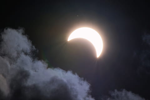 lys, natur, himmel, måne, astronomi, lyse, Sky, luna, udendørs, skønhed i naturen, sky - himmel, sol, naturligt fænomen, plads, ingen mennesker, solformørkelse, scenics - natur, formørkelse, sollys, lav vinkel visning, ro, form, cirkel, majestætisk, 5K, CC0, offentligt domæne, royaltyfrie