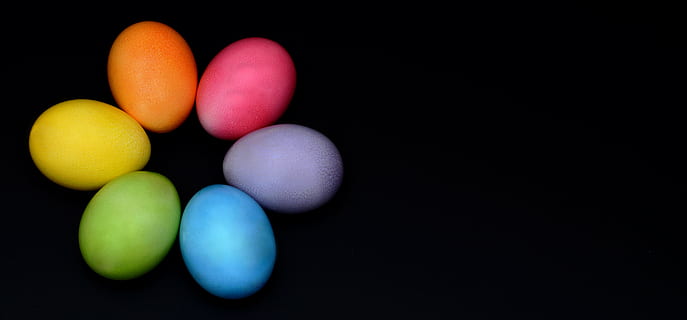 sei, assortito colori, decorativo, uova, uova di Pasqua, colorato, Pasqua, buona Pasqua, colore, tema di Pasqua, dolce, delizioso, allegro, uova sode, giallo, arancia, rosa, viola, blu, verde, cucinato, hartgekocht, a forma di uovo, celebrazione di Pasqua, multicolore, girato in studio, variazione, grande gruppo di oggetti, nessuno, caramella, cibo, in casa, sfondo nero, freschezza, cibo e bevande, gruppo di oggetti, avvicinamento, scelta, cibo dolce, natura morta, copia spazio, abbondanza, uovo, 4K, CC0, dominio pubblico, privo di copyright