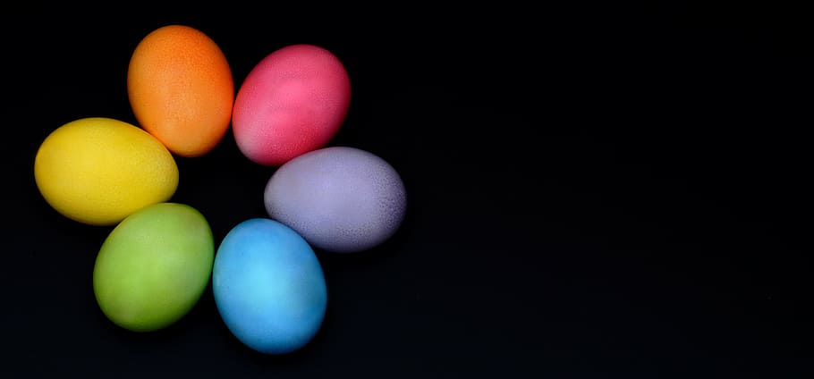 sei, assortito colori, decorativo, uova, uova di Pasqua, colorato, Pasqua, buona Pasqua, colore, tema di Pasqua, dolce, delizioso, allegro, uova sode, giallo, arancia, rosa, viola, blu, verde, cucinato, hartgekocht, a forma di uovo, celebrazione di Pasqua, multicolore, girato in studio, variazione, grande gruppo di oggetti, nessuno, caramella, cibo, in casa, sfondo nero, freschezza, cibo e bevande, gruppo di oggetti, avvicinamento, scelta, cibo dolce, natura morta, copia spazio, abbondanza, uovo, 4K