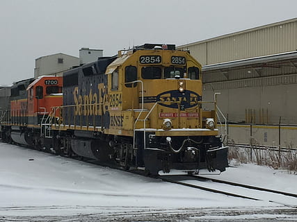 variklis, Santa Fe, bnsf, sniegas, traukinio transporto priemonė, žiemą, transportavimas, geležinkelio bėgiai, šalta temperatūra, geležinkelių transportu, traukinys, stebėti, transporto būdas, viešasis transportas, pobūdį, nėra žmonių, prekinis traukinys, lokomotyvas, dangus, sausumos transporto priemonė, keleivinis traukinys, dieną, lauke, geležinkelio automobilis, 2K, CC0, Viešasis domenas, nemokamai