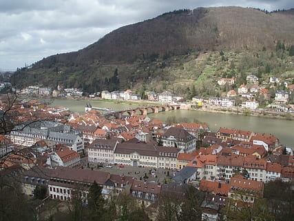 Heidelberg, filosofens sti, neckar, bybilledet, by, arkitektur, Europa, urban scene, bygning udvendig, bygget struktur, vand, bygning, boligområde, høj vinkel visning, sky - himmel, natur, dag, træ, bjerg, plante, ingen mennesker, himmel, fællesskab, udendørs, 2K, CC0, offentligt domæne, royaltyfrie