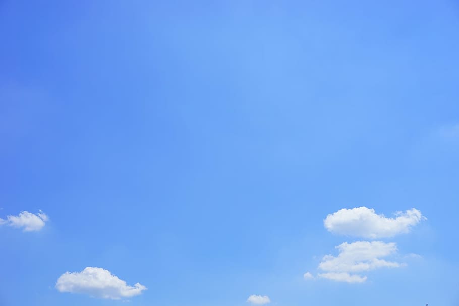 skyet himmel, skyer, cumulus, cumulus skyer, sommerdag, himmel, blå, solrig, solskinsdag, cumulus sky, hvid, skyer form, vejr, sky - himmel, baggrunde, natur, cloudscape, kopiere plads, kun himmel, skønhed i naturen, atmosfære, hvid farve, vind, scenics - natur, ro, ingen mennesker, miljø, idyllisk, fluffy, sollys, udendørs, levende farve, meteorologi, blødhed, lyse, abstrakt, ren, klima, 5K