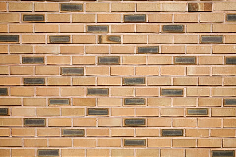 bloc, textura, fons, construcció, patró, arquitectura, maó, superfície, rajola, quadrat, salvatge, damme, rectangle, escultura, paret, estructura construïda, marc complet, paret de maó, funció de construcció de parets, cap gent, exterior de l'edifici, disseny, repetició, forma geomètrica, a l'aire lliure, forma, dia, marró, ciutat, 4K, CC0, domini públic, lliure de regalies