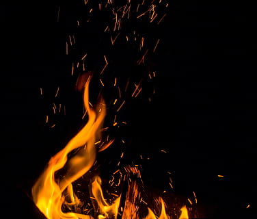 foc, espurna, flama, koster, cremar, foguera, cremades, calor, carbó, negre, foc - fenomen natural, calor - temperatura, cremant, infern, cap gent, nit, moviment, color taronja, brillant, moviment borrós, exposició llarga, naturalesa, campament, comunicació, fons negre, llenya, espurnes, fosc, 2K, CC0, domini públic, lliure de regalies
