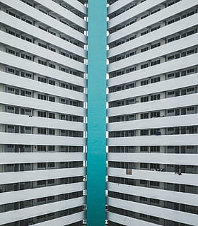aéreo, fotografía, blanco, verde, hormigón, alto, edificio de subida, tiempo de día, edificios de concreto blanco, edificios, edificio, arquitectura, línea, textura, escena urbana, exterior del edificio, estructura construida, edificio de oficinas, rascacielos, ciudad, moderno, al aire libre, vida en la ciudad, negocio, arquitectura y edificios, nadie, día, fotograma completo, ventana, modelo, antecedentes, Distrito residencial, repetición, vista de ángulo bajo, apartamento, edificio de oficinas exterior, naturaleza, en una fila, 2K, CC0, dominio público, libre de derechos