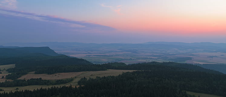 antenowy, fotografia, Zielony, drzewa liściaste, widok, zachód słońca, drzewa, roślina, las, Natura, gospodarstwo rolne, pole, na wolnym powietrzu, żadnych ludzi, spokój, krajobraz, scenics, niebo, na dworze, pejzaż miejski, piękno natury, scenics - natura, środowisko, spokojna scena, Góra, chmura - niebo, scena pozamiejska, idylliczny, wylądować, słońce, pasmo górskie, drzewo, 5K, CC0, domena publiczna, darmowe zdjęcia