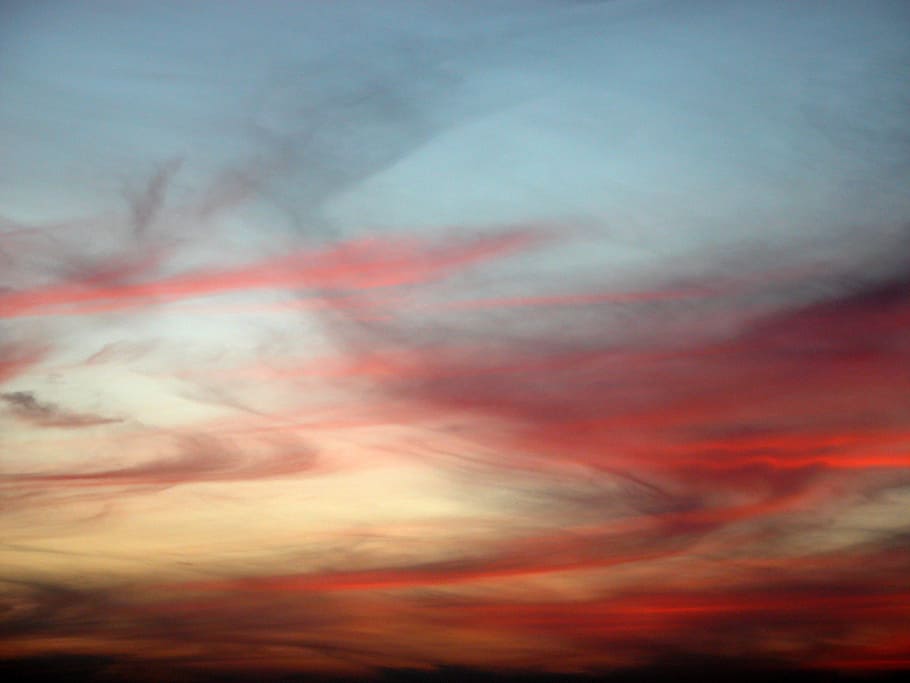 cel nocturn, núvols, posta de sol, núvols bruscos, cel, bellesa a la natura, núvol - cel, cel dramàtic, naturalesa, tranquil·litat, escenics - natura, escena tranquil·la, color taronja, cap gent, idíl·lic, vista d’angle baix, vermell, marc complet, a l'aire lliure, fons, cloudscape, vespre, resum, meteorologia, 2K