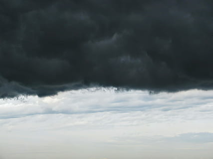 Stormfront, skyer, vær, storm, himmel, hvit, grå, svart, dramatisk, clouds, sky - himmel, natur, skjønnhet i naturen, scenics, stormsky, overskyet, ingen folk, naturskjønnhet - natur, tordenvær, dramatisk himmel, miljø, bakgrunn, lav vinkel visning, vind, utendørs, meteorologi, mørk, regn, illevarslende, kraft i naturen, 1080P, CC0, offentlig domene, opphavsrett gratis