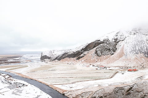 isländische Berge, Weiß, braun, Berg, Blau, Himmel, tagsüber, isländisch, Berge, Rock, Wolke, Fluss, Schnee, Meer, Natur, Landschaft, Wasser, Winter, Strand, draußen, szenen, keine Leute, Eis, kalte Temperatur, Umgebung, Szenen - Natur, wolke - himmel, Schönheit in der Natur, Nicht-städtische Szene, Ruhe, Tag, ruhige Szene, kopieren sie platz, Reiseziele, Heiße Quelle, Salzebene, Steinbruch, schneebedeckter Berg, 4K, CC0, gemeinfrei, lizenzfrei