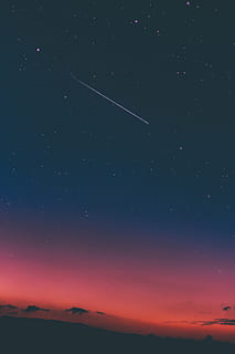 foto, vallende ster, top, berg-, hoogland, wolk, hemel, sterren, naturen, ster - ruimte, nacht, astronomie, ruimte, Vakantiebestemmingen, buitenshuis, sterrenbeeld, melkweg, schoonheid in de natuur, scenics - natuur, natuur, kalmte, rustige scène, geen mensen, idyllisch, ster, wolk - lucht, sterrenveld, Oranje kleur, oneindigheid, Purper, 5K, CC0, publiek domein, royaltyvrij
