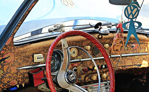rosso, bianca, volante, vw beetle, scarafaggio, vecchi tempi, veicolo, auto, volkswagen, classico, settore automobilistico, vecchio, osare, volkswagen vw, vw, Herbie, hippie, hippie-car, dettaglio, avvicinamento, anno di costruzione 1956, retrò, Germania, passato, nostalgia, Tedesco, nostalgico, memoria, interno, dettagli, modo di trasporto, mezzi di trasporto, veicolo terrestre, veicolo a motore, cruscotto, giorno, pannello di controllo, in stile retrò, nessuno, ruota, interno del veicolo, arrugginito, macchina vintage, obsoleto, corri giù, abbandonato, metallo, antico, all'aperto, deterioramento, 4K, CC0, dominio pubblico, privo di copyright