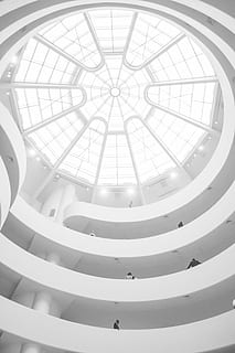 Klarglasdach, Gruppe, Menschen, Innerhalb, spiralförmiges Kuppelgebäude, die Architektur, Kreis, Kuppel, Decke, Spiral-, Nyc, Museum, modern, symmetrisch, Innere, Guggenheim Museum, New York, Beleuchtung, Guggenheim, gebaute Struktur, drinnen, Flachwinkelansicht, Muster, architektonisches Merkmal, gestalten, Sonnenlicht, Tag, Design, Dachfenster, keine Leute, Geometrische Figur, Architektur und Kunst, direkt darunter, aufwendig, 5K, CC0, gemeinfrei, lizenzfrei