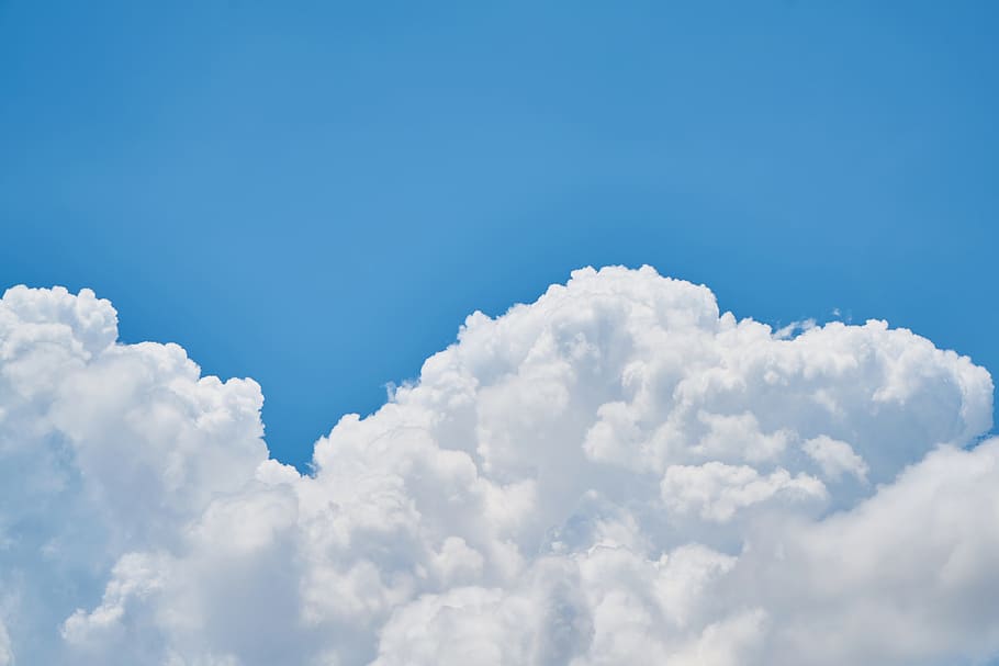 fotografi, cumulus skyer, hvide skyer, Sky, blå, skyer, hvid, landskab, sommer, sol, himmel, natur, sammensætning, dag, miljømæssige, baggrund, smuk, fred, morgen, plads, detalje, struktur, baggrunde, vandret, ingen, atmosfære, luft, ilt, ren, frisk, rummelig, farvebillede, kopiere plads, levende farve, selektiv fokusering, ingen mennesker, abstrakt mønster, mønster, farve, abstrakt, sky - himmel, cloudscape, vejr, skønhed i naturen, ro, idyllisk, scenics - natur, miljø, rolig scene, fluffy, hvid farve, udendørs, vind, blødhed, lyse, meteorologi, klima, 5K