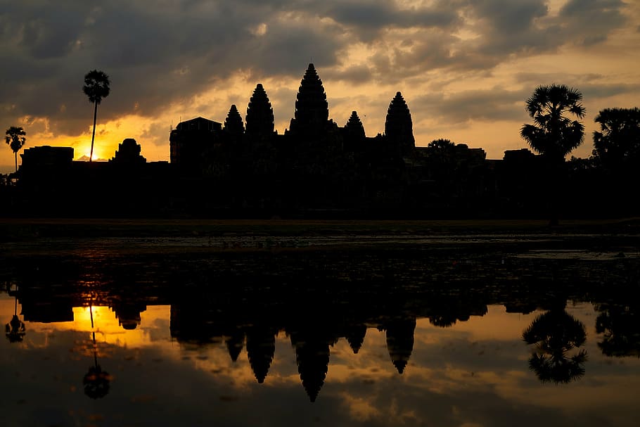 silueta, arbres, cos, aigua, posta de sol, reflexió, edifici, treballar, endavant, sortida del sol, llum, solar, fotografia, bonic, regne, Angkor Wat, temple, budista, budisme, paisatge, naturalesa, fons, paisatges naturals, núvol - cel, religió, cel, espiritualitat, destinacions de viatge, tranquil·litat, a l'aire lliure, estructura construïda, exterior de l'edifici, arquitectura, lloc de culte, creença, davant del mar, arbre, llac, cap gent, civilització antiga, 5K