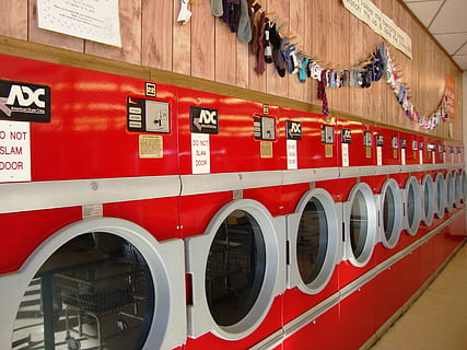 Gesloten, rood, wasmachine, drogers, wasserij, netwerk, machine, ongevallen en rampen, urgentie, dag, binnenshuis, brandweerman, architectuur, geen mensen, vervoer, veiligheid, bescherming, brandweerwagen, in een rij, ingebouwde structuur, stad, bezetting, wijze van transport, teken, communicatie, vrachtauto, 4K, CC0, publiek domein, royaltyvrij