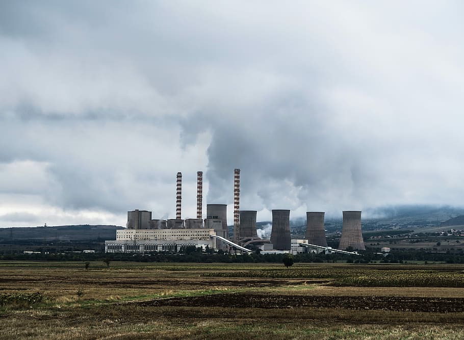 bílé betonové budovy, bílý, beton, budov, průmysl, továrna, znečištění, komín, paliva a energie, pára, výpary, životní prostředí, elektrárna, kouř - fyzikální struktura, energie, nebe, globální oteplování, uhlí, smog, Příroda, oxid uhličitý, poškození životního prostředí, znečištění ovzduší, Napájení, těžký průmysl, věž, stavba, mrak - nebe, exteriér budovy, otázky životního prostředí, architektura, den, chladící věž, nikdo, venku, krajina, ekosystému, 4K