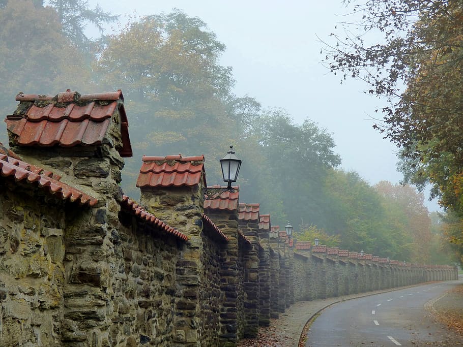 boira, abadia, clervaux, vell mur, ambient encantat, Xina - Àsia oriental, asia, cultures, Beijing, arquitectura, cultura xinesa, cultura asiàtica oriental, antic, història, lloc famós, vell, viatjar, arbre, naturalesa, planta, dia, cap gent, cel, carretera, transport, estructura construïda, direcció, aigua, a l'aire lliure, el camí a seguir, bellesa a la natura, tranquil·litat, escena tranquil·la, 4K