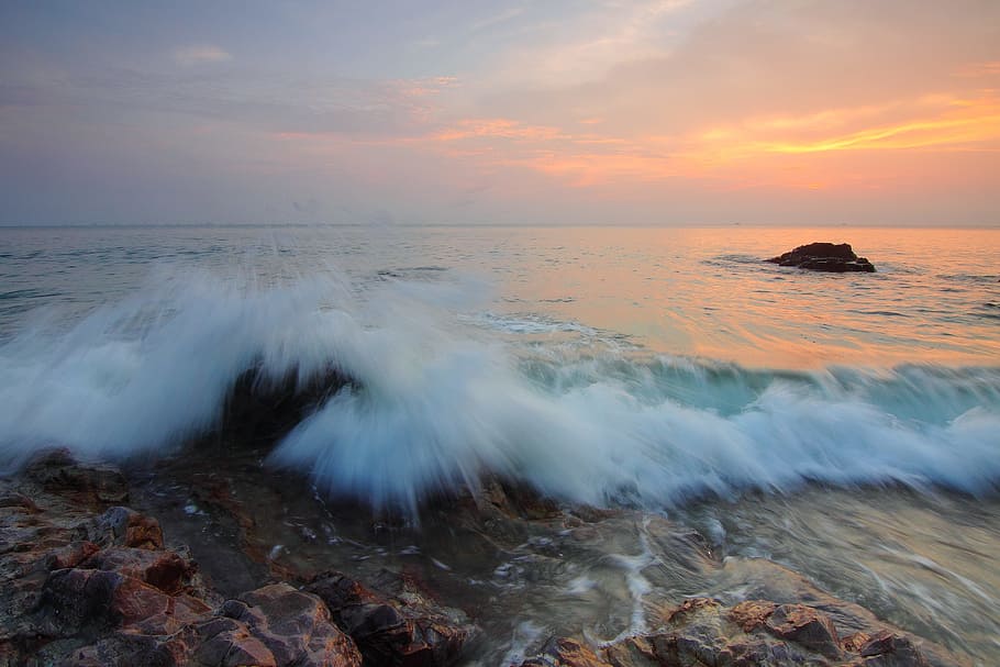 mar, alba, naturalesa, cel, platja, núvols, vespre, tarda, illa, exposició llarga, boira, oceà, a l'aire lliure, roques, paisatge marí, vora del mar, tempesta, posta de sol, navega, viatjar, aigua, onades, bellesa a la natura, escenics - natura, horitzó sobre l’aigua, moviment, horitzó, núvol - cel, terra, rock, onada, sòlid, cap gent, rock - object, poder a la natura, 2K