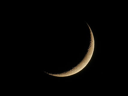 Halbmond, viertel Mond, Mond, Platz, Finsternis, Kurve, futuristisch, Nachthimmel, Himmel, Nacht-, Wissenschaft, Astrologie, Abend, Nahansicht, schwarz, Natur, Astronomie, Schönheit in der Natur, kopieren sie platz, planetarischer Mond, Ruhe, keine Leute, Szenen - Natur, Mondoberfläche, ruhige Szene, Naturphänomen, majestätisch, Flachwinkelansicht, idyllisch, dunkel, Weltraum und Astronomie, schwarzer Hintergrund, Mondlicht, 720P, CC0, gemeinfrei, lizenzfrei