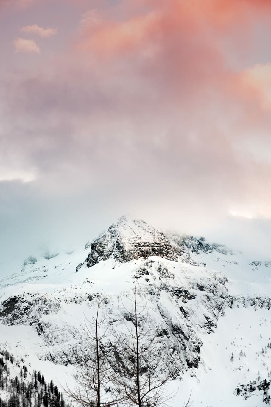 zuletzt, Licht, Berg, schneebedeckt, wolkig, Himmel, Landschaft, Sonnenuntergang, Sonnenaufgang, Schnee, Winter, kalte Temperatur, Szenen - Natur, schneebedeckter Berg, Schönheit in der Natur, wolke - himmel, Ruhe, keine Leute, ruhige Szene, Natur, Gebirge, weiße Farbe, Nicht-städtische Szene, Umgebung, idyllisch, Gipfel, extremes Wetter, 5K