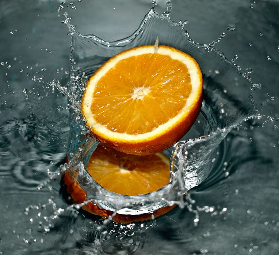 rodanxes, taronja, rosada, caient, aigua, splash, fresc, fruita, menjar i beguda, menjar, cítrics, alimentació saludable, frescor, color taronja, benestar, taronja - fruita, primer pla, moviment, cap gent, esquitxades, tall, naturalesa, a l'interior, refresc, vidre, puresa, 1080P