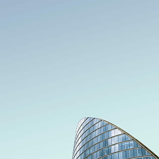 edificio de muro cortina, azul, cielo, arquitectónico, fotografía, edificio de vidrio, arco, ventanas, estructura, edificio, estructura construida, arquitectura, exterior del edificio, cielo limpio, vista de ángulo bajo, naturaleza, copia espacio, día, moderno, nadie, edificio de oficinas exterior, oficina, al aire libre, ciudad, sección alta, cultura de las artes y entretenimiento, rascacielos, 5K, CC0, dominio público, libre de derechos