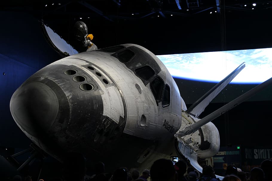 atlantis, raketoplán, Věda, prostor, kosmická loď, letoun, leteckého vozidla, přeprava, letecký a kosmický průmysl, kokpitu, létající, způsob dopravy, cestovat, nebe, letiště, vojenský, lidé, dospělý, muži, Příroda, komerční letadlo, skupina lidí, den, venku, technologie, k nepoznání člověka, tryskový motor, letadlo, 5K