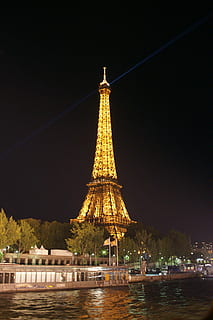 Eiffeltårnet, Paris, nat visning, bygget struktur, arkitektur, bygning udvendig, tårn, himmel, vand, rejsemål, nat, belyst, natur, by, ingen mennesker, høj - høj, rejse, historie, bygning, turisme, udendørs, Spir, 4K, CC0, offentligt domæne, royaltyfrie