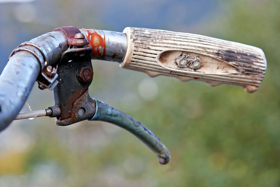 cykel, rusten, gammel, bokeh, håndtere, fokus på forgrunden, tæt på, vand, dag, ingen mennesker, dråbe, metal, natur, vandhane, udendørs, våd, rør - rør, forvitret, transportmidler, transportform, kontrollere, slange, sølvfarvet, 4K