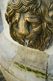 Quelle, Metall, Stein, Darstellung, Kunst und Handwerk, Skulptur, Statue, Kreativität, menschliche Darstellung, die Architektur, keine Leute, Nahansicht, Kunst, männliche Ähnlichkeit, Fokus auf den Vordergrund, gebaute Struktur, Religion, Spiritualität, Tag, Glauben, Schnitzen - Handwerksprodukt, Gebäude, 4K, CC0, gemeinfrei, lizenzfrei