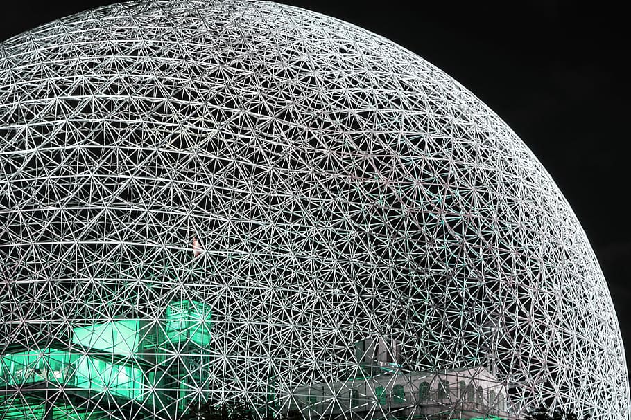 edifici de cúpula blanca, patró, estructura, esfera, disseny, verd, lluna, nit, geomètric, arquitectura, blanc, montreal, cap gent, complexitat, estructura construïda, vista d’angle baix, primer pla, metall, forma, cel, a l'interior, connexió, modern, ciència, naturalesa, cercle, forma geomètrica, aliatge, 4K