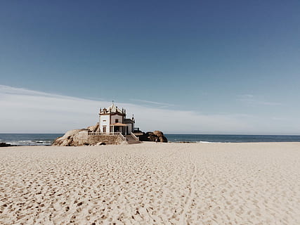 blanco, hormigón, castillo, playa, marrón, casa, mar, azul, cielo, tiempo de día, Oceano, agua, arena, rock, escalera, barandilla, nube, horizonte, ola, capilla, Portugal, porto, roca, tierra, horizonte sobre el agua, arquitectura, estructura construida, paisajes - naturaleza, exterior del edificio, belleza en la naturaleza, naturaleza, escena tranquila, edificio, religión, espiritualidad, copia espacio, nadie, 2K, CC0, dominio público, libre de derechos