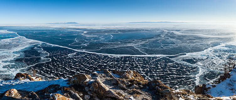 aerian, fotografie, sat, timpul zilei, Panorama orasului, oraș, Munte, alb, albastru, cer, panoramă, lacul Baikal, peisaj, zăpadă, scenics, panoramic, vedere aeriene, vedere în unghi mare, natură, călătorie, locații de călătorie, în aer liber, destinații de călătorie, de munte, loc faimos, iarnă, peisaj urban, temperatura rece, mediu inconjurator, frumusețe în natură, scenice - natura, gheaţă, nor - cer, nici o persoana, scenă non-urbană, îngheţat, un munte acoperit de zăpadă, varf de munte, 8K, CC0, domeniu public, fără drepturi de autor