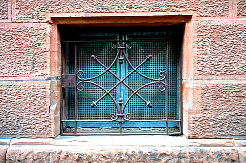 fokus foto, sort, stål vindue, lukket, Låst, kælder, gitter, kryds, metal plade, art nouveau, bygning, Heidelberg, struktur, detaljerede rekord, kælderen barer, arkitektur, indbrudstyveri, jern rækværk, sandsten, materialeindsamling, Weststadt, bygget struktur, bygning udvendig, murstens væg, murbygningsfunktion, mursten, væg, sikkerhed, dag, ingen mennesker, vindue, indgang, beskyttelse, dør, hus, metal, udendørs, Stenmur, smedejern, udsmykkede, 5K, CC0, offentligt domæne, royaltyfrie